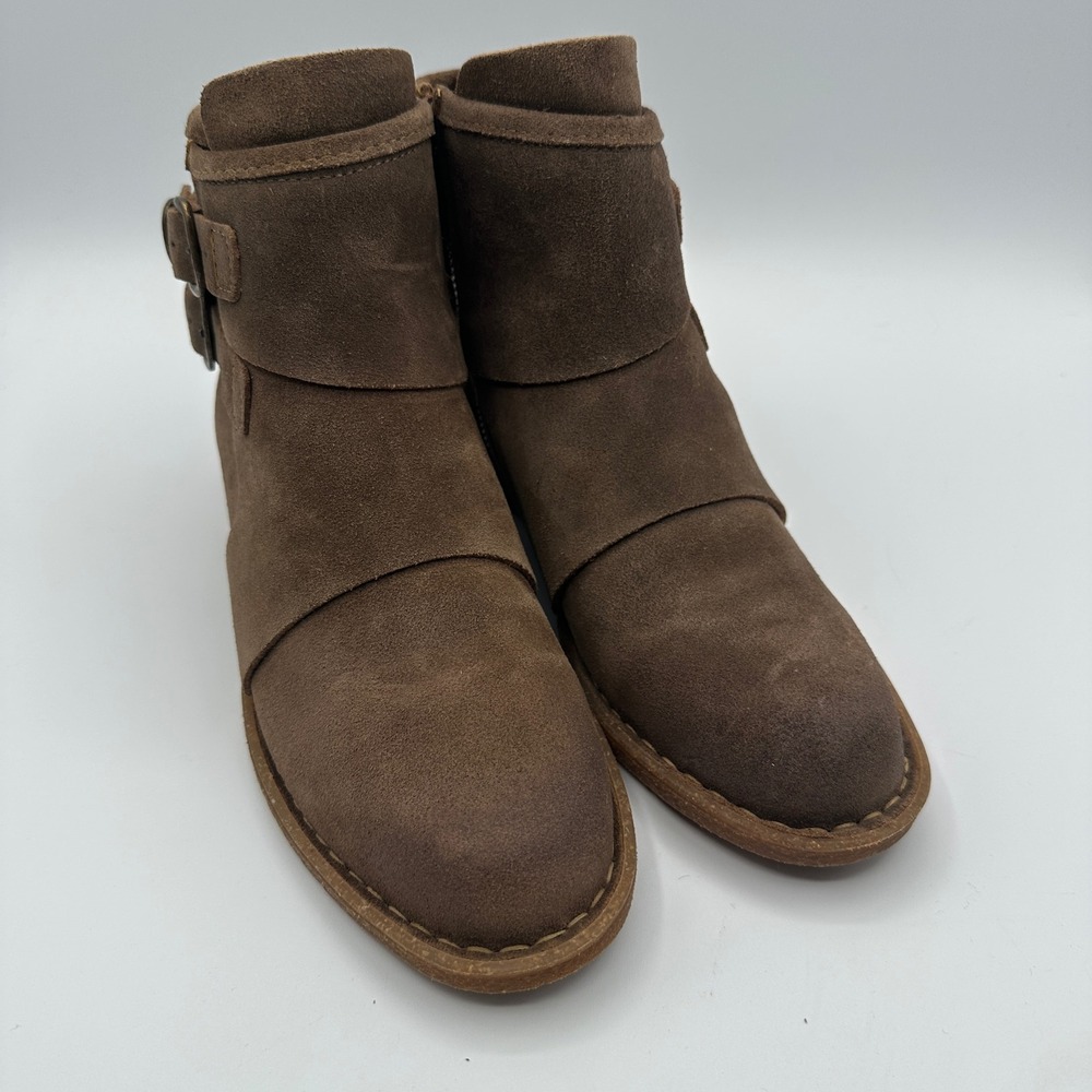 Born Moraga Suede Buckle Ankle Boots Bootie Taupe‎ Women Size 7 M EUC - Picture 3 of 9